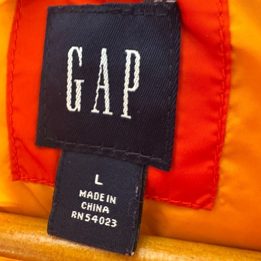 GAP Quilted Puffer Vest Orange Red Size large - Picture 4 of 4